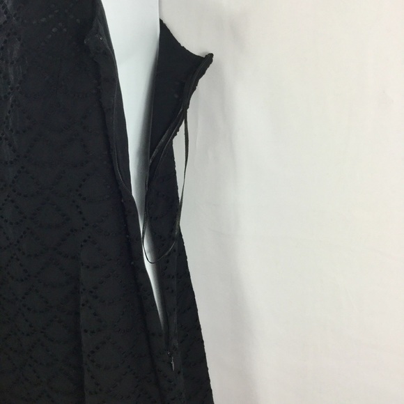 Urban Outfitters Wilma Eyelet Body-Con Mini Dress Size L NWT - Picture 7 of 11